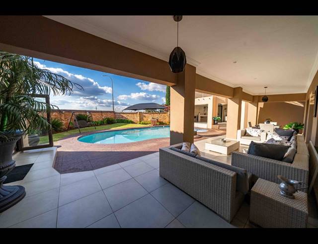 4 BEDROOM FREESTANDING FOR SALE IN SUNAIR PARK